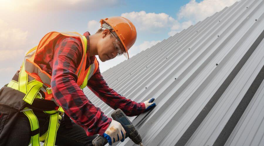Professional gutter cleaning in Des Arc, AR